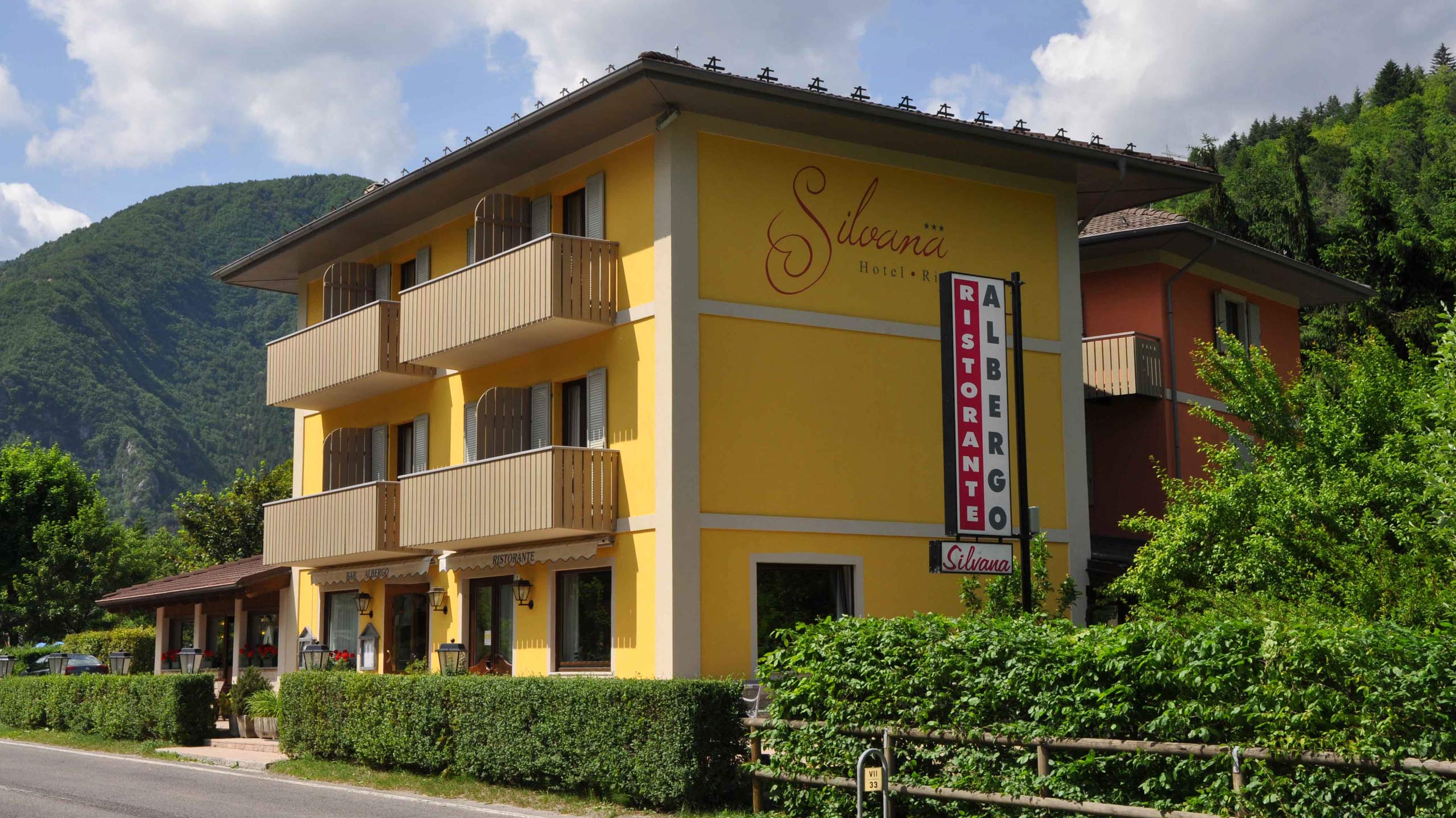 Albergo Silvana - Hotel tre stelle a Pieve di Ledro - Trentino